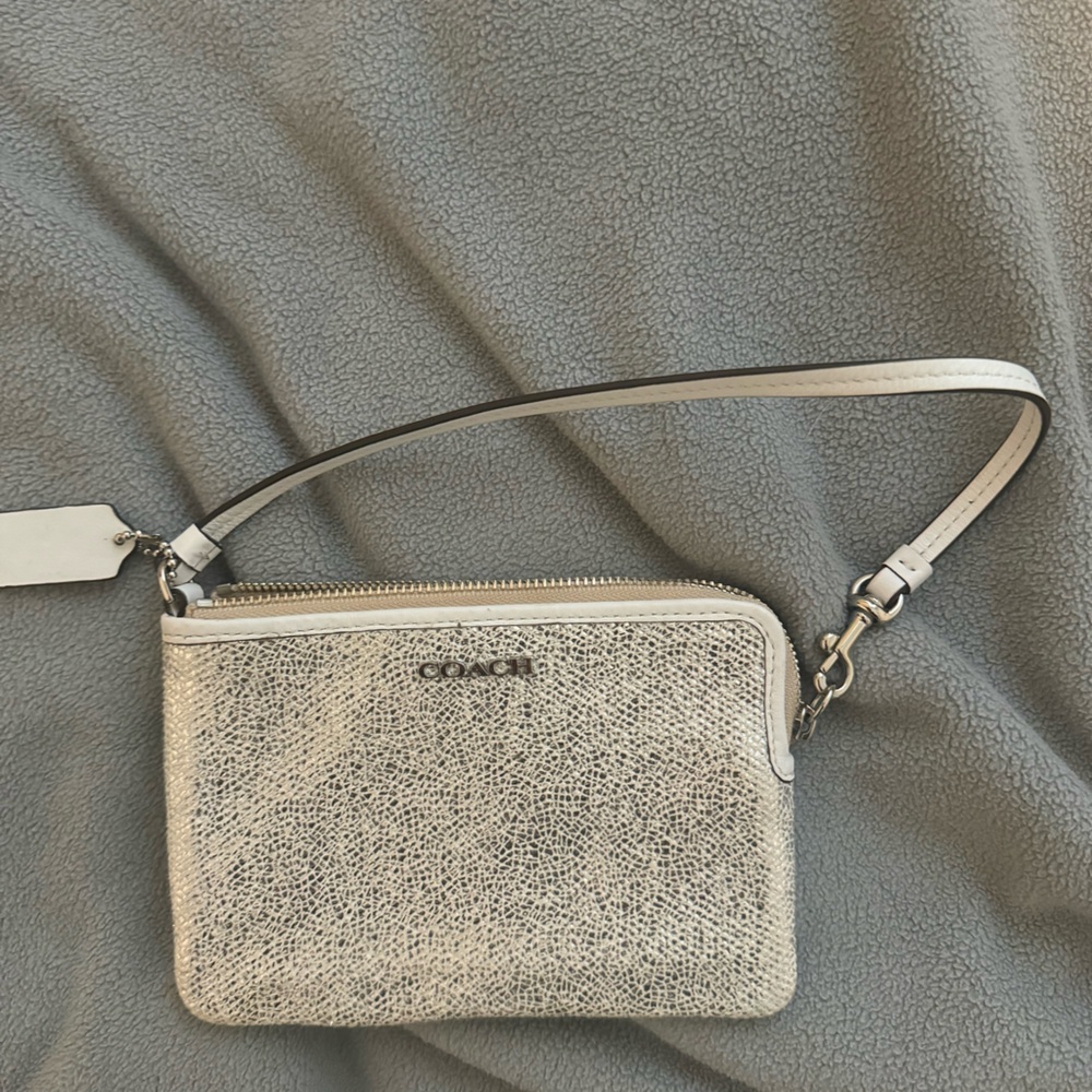White and Silver Speckled Coach Wrislet
